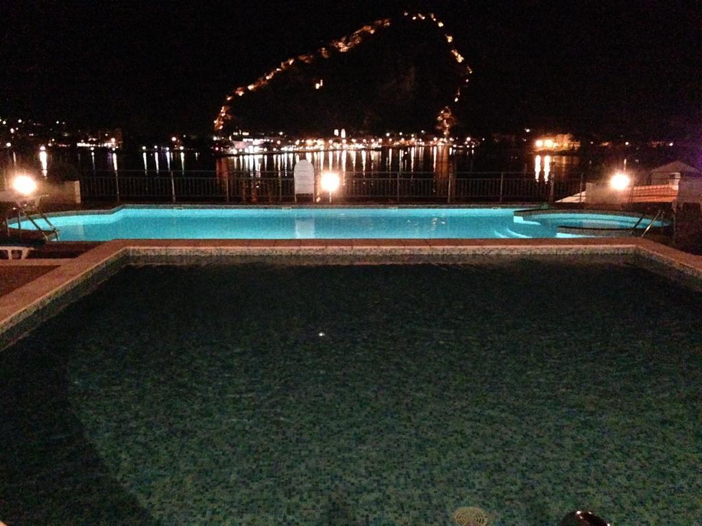 Apartment Fjord Waterfront كوتور المظهر الخارجي الصورة